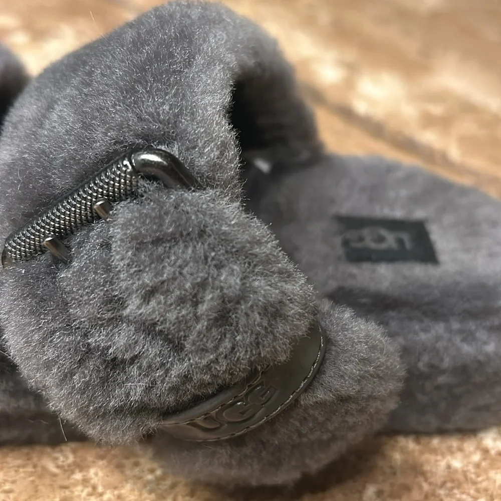 Ugg double strap platform fuzzy slides - Picture 3 of 7